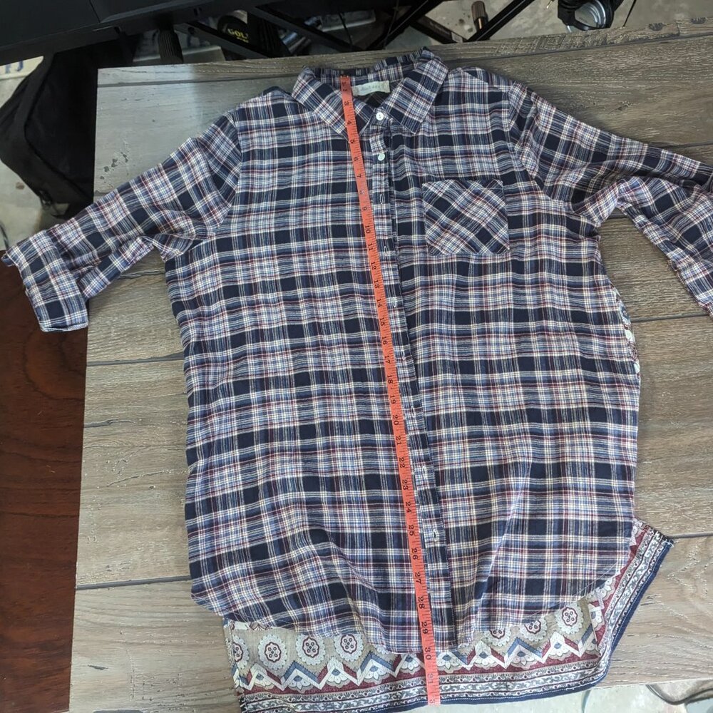 Altar'd State Oversized Medium High/Low Button Up - Picture 2 of 15